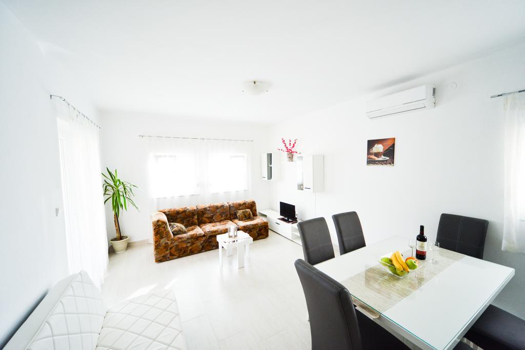Apartments Valentina Petrcane Ngoại thất bức ảnh